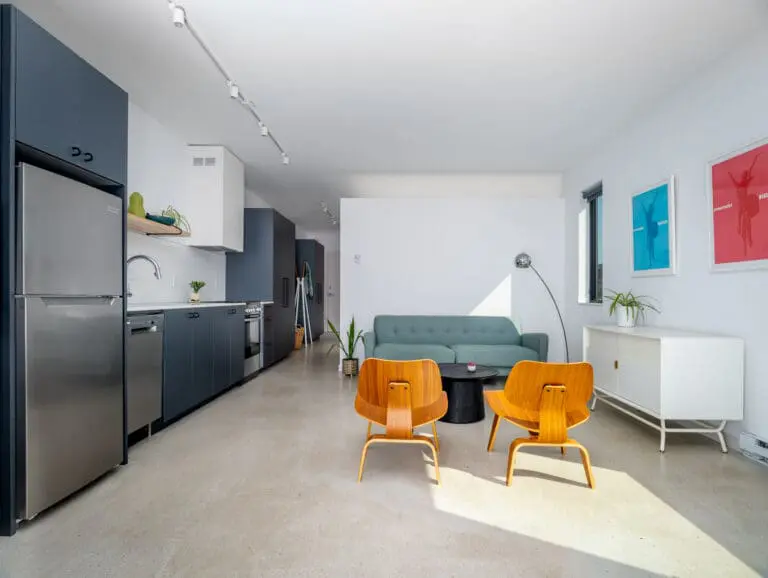 Amp House Apartments
