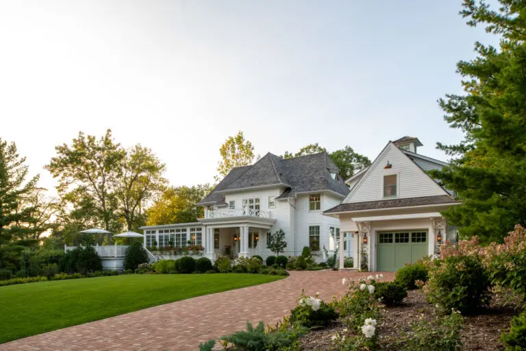 Deephaven Carriage & Boat House