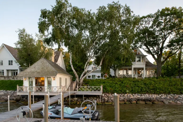 Deephaven Carriage & Boat House