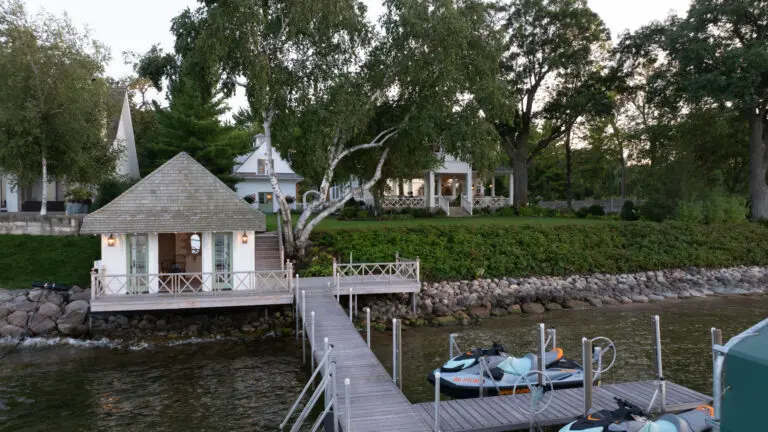 Deephaven Carriage & Boat House