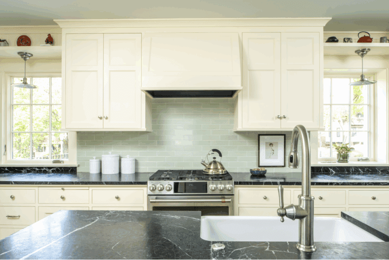 St. Paul Colonial Kitchen